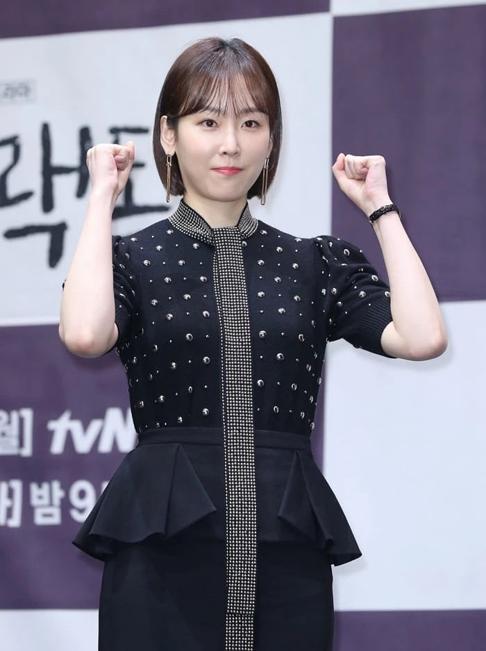 배우 서현진, 건강 염려될 정도로 너무나 야윈 모습으로 등장 해 팬들 걱정 "너무 말랐다" 배우 서현진, 건강 염려될 정도로 너무나 야윈 모습으로 등장 해 팬들 걱정 "너무 말랐다"