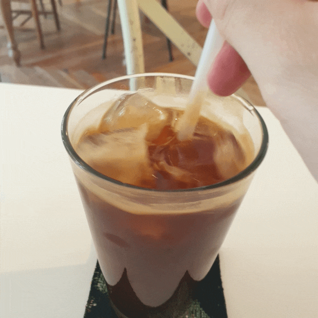  동탄 반송동 카페] "아워시즌" 에서 아이스 아메리카노 마시기(조용한 카페, 주차팁)