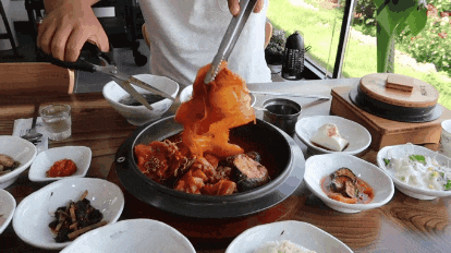  제주 전복돌솥밥이 맛있는 '중문 고등어 쌈밥' : 시즌 조경으로 꾸며진 인스타감성의 중문 맛집