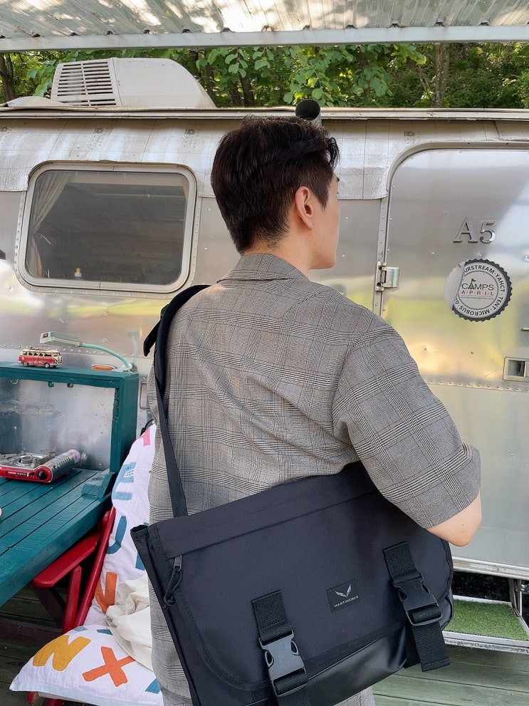  남자크로스백 마틴콕스 남자메신저백으로 예쁘고 튼튼!