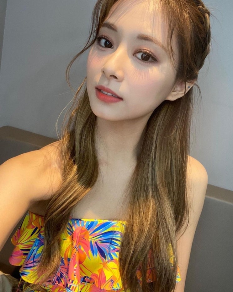 트와이스 쯔위, 6월 생일 여자 아이돌 중 인기투표 1위...ITZY 채령 2위 소녀시대 서현 3위 트와이스 쯔위, 6월 생일 여자 아이돌 중 인기투표 1위...ITZY 채령 2위 소녀시대 서현 3위