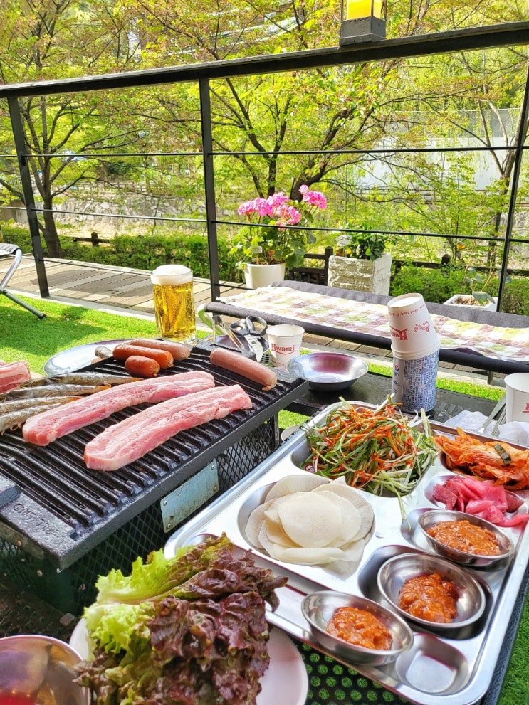  인생쉼표 :: 안양예술공원 삼겹살맛집, 캠핑/테라스감성 고깃집