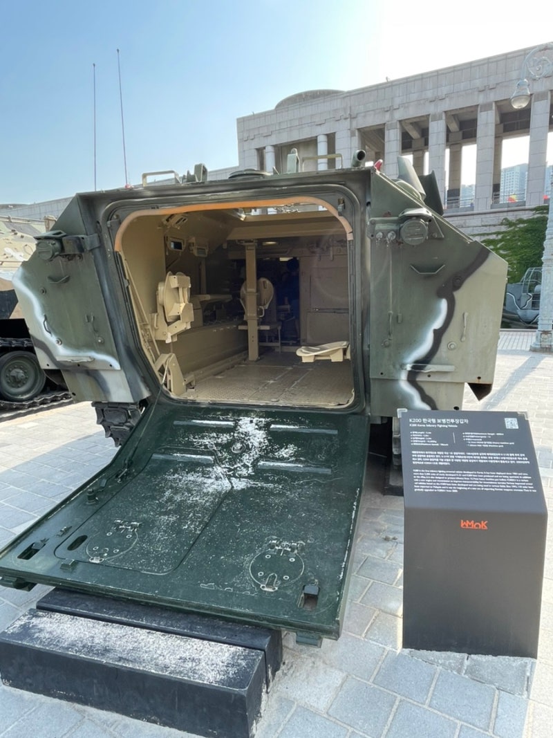 트럼프 생일날 美수도서 열병식…\, image size:800x1067