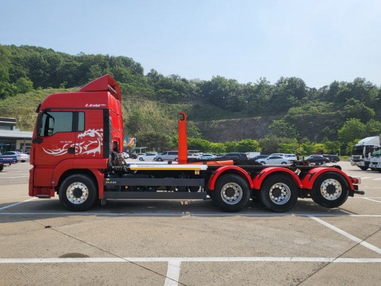  만트럭 원쓰리암롤 수입화물차중 후축암롤 암롤코리아제작 2020.3 44만키로  TGS 500마력 특트럭