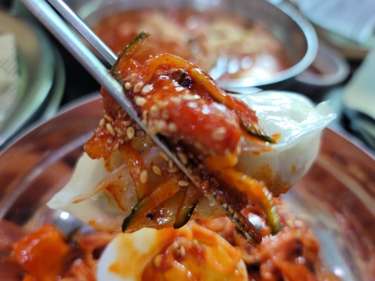  부산 밀면 맛집 추천 푸짐한 양의 서면밀면 입니다.