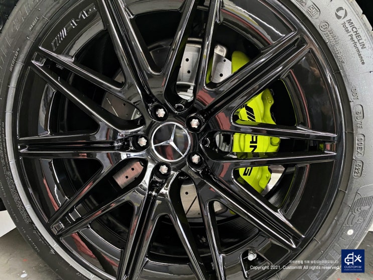 벤츠 신형 GT43 AMG 블랙유광 휠도색 + 애시드 그린 캘리퍼 도색