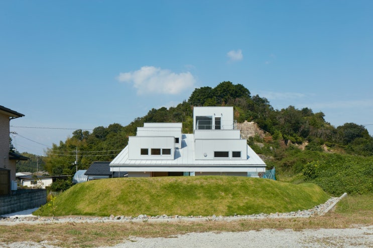 돌출 지붕창 비둘기창 옥상 조성 도머창 나열 전원주택 짓기 돌출 지붕창 비둘기창 옥상 조성 도머창 나열 전원주택 짓기