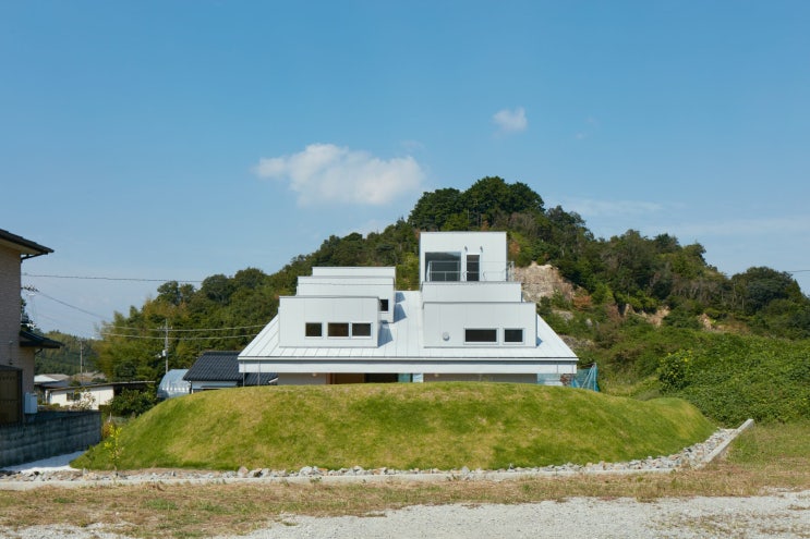 돌출 지붕창 비둘기창 옥상 조성 도머창 나열 전원주택 짓기