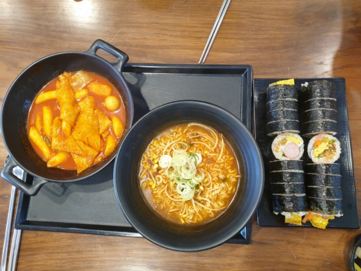 청담동 마녀김밥 시청점 맛집