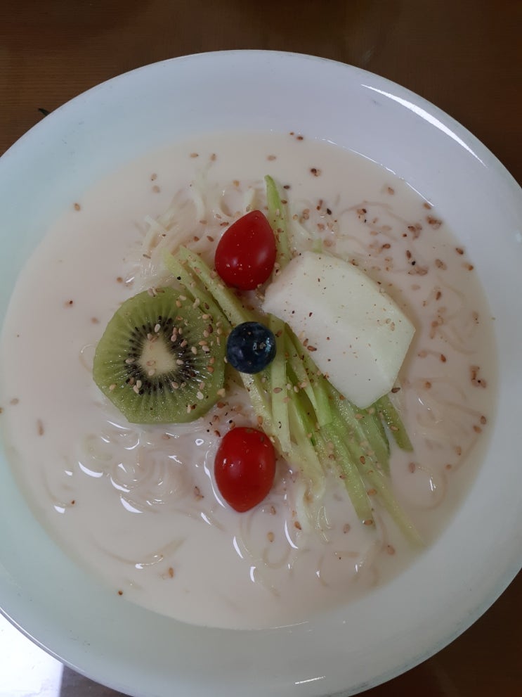  마늘까기,니얼굴,콩국수만드는법