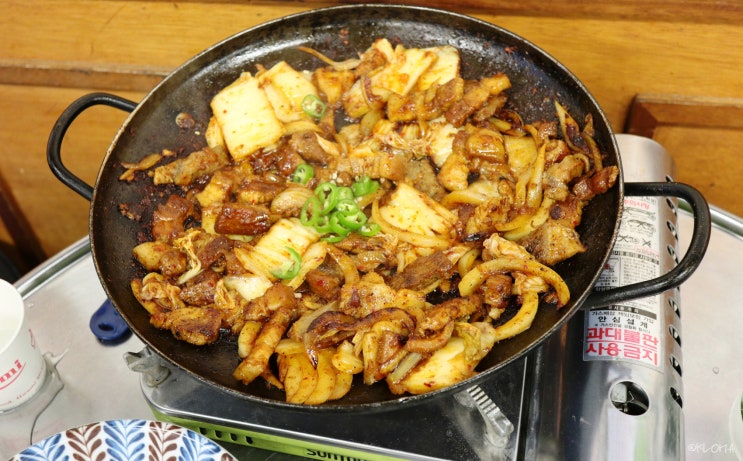  맛있는 영통 밥집 정통집 돼지김치구이 맛집이에요