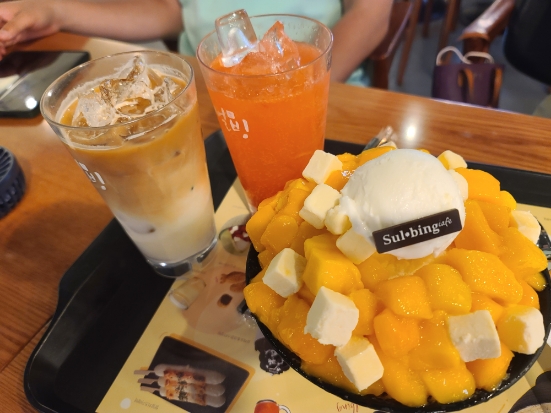  군자역 설빙에서 애플망고치즈설빙 연유라떼 자몽에이드