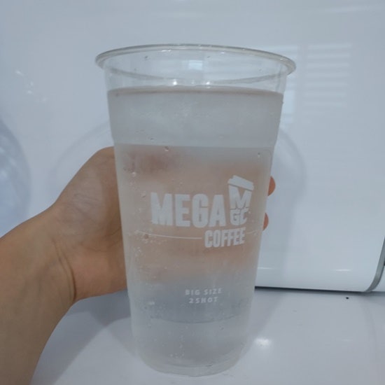 직접실험한 메가커피 용량 완벽정리(텀블러 710 안넘어도됨!!)/ 메가커피용량 / 메가커피텀블....
