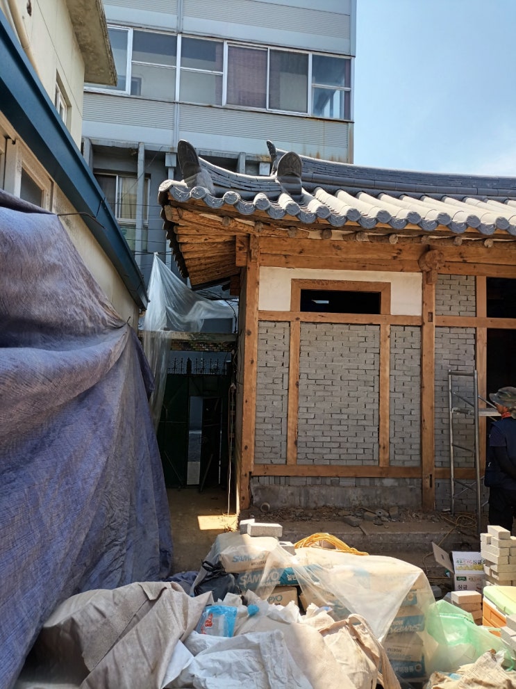  대구철거업체 대신동 한옥샌딩 서까래샌딩작업 한옥리모델링 한옥깍기