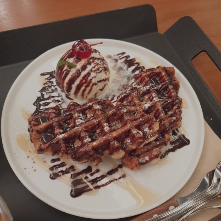  창원 귀산 카페 서향(feat.크로플 맛집, 뷰 깡패)