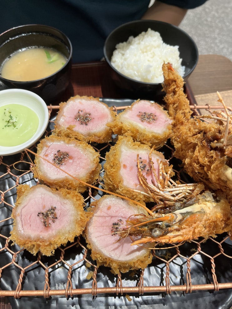  수원광교 갤러리아 맛집 "정돈" 돈까스 최고!