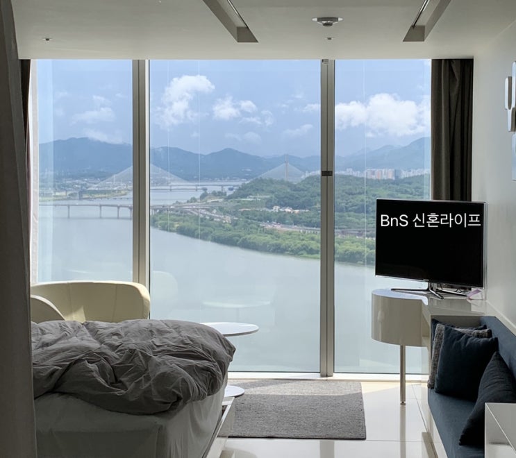 [서울 호캉스] 비스타 워커힐 최고층에서 한강뷰 즐기기(룸서비스, 스카이야드, 로비라운지 파빌리온, 프레스티지 멤버십)