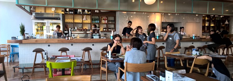방콕 프롬퐁의 가장 인기있는 레스토랑 ::로스트 ROAST::