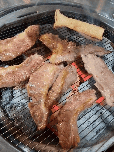  부산 사상고기집 "소대장" 참숯에 구워지는 맛 좋고 저렴한 소갈비살, 추천해요!