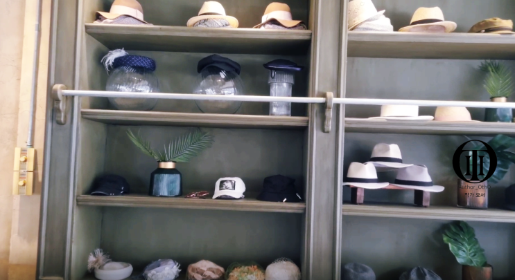 BTS지민님이 썼던 모자가 있는 부산여행지 부산 대연동 '메그네이트 카페'