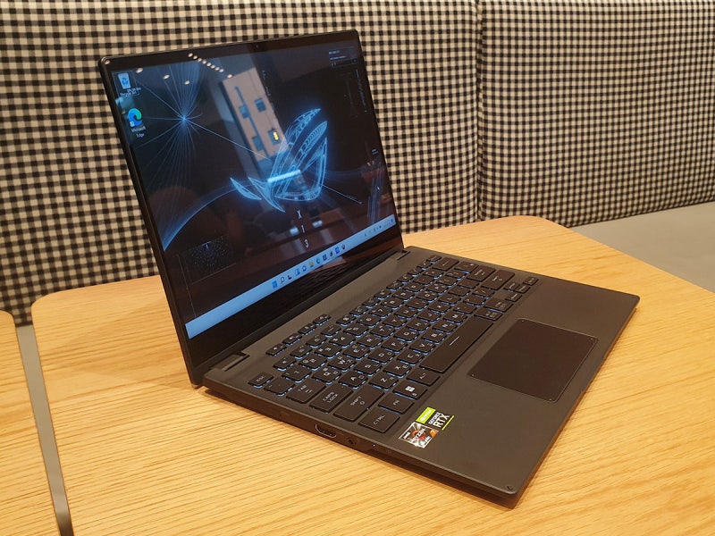 360도 각도 조절 되는 에이수스 ASUS ROG Flow X13 GV301