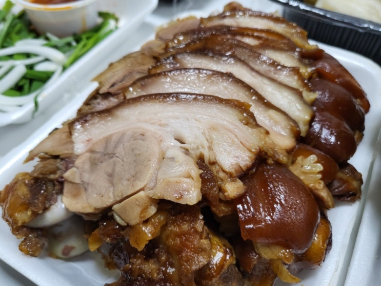  족찾사 ; 영등포 족발맛집 족발을찾는사람들 야들야들한 반반족발
