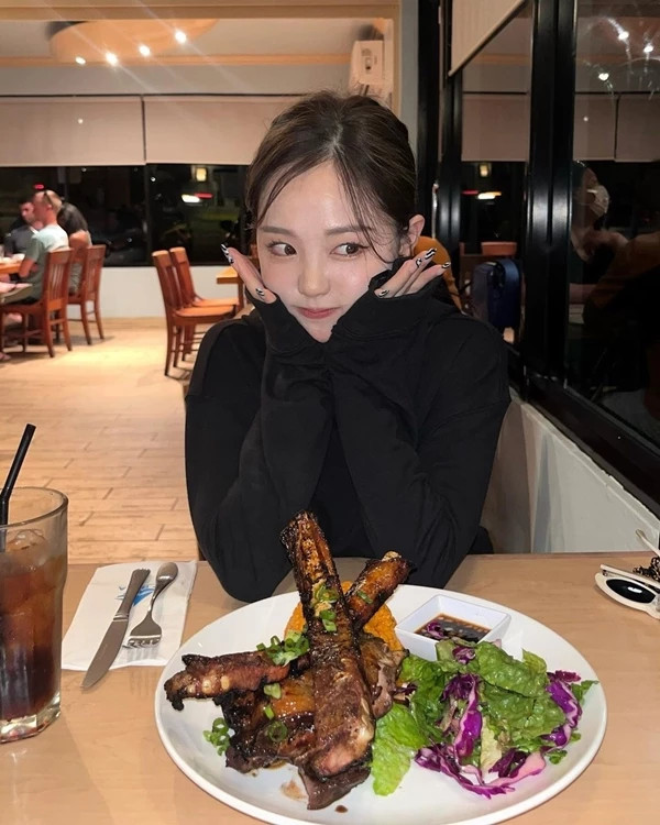 '얼짱 출신 사업가' 홍영기, 신체 사이즈 공개하며 우월한 몸매 뽐내 "저 E컵입니다..." '얼짱 출신 사업가' 홍영기, 신체 사이즈 공개하며 우월한 몸매 뽐내 "저 E컵입니다..."
