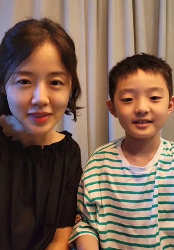 정준호이하정 부부 아들 시욱 군, 올해 나이 9세인데 유튜버 깜짝 데뷔 "자막은 아직 못해..." 정준호이하정 부부 아들 시욱 군, 올해 나이 9세인데 유튜버 깜짝 데뷔 "자막은 아직 못해..."