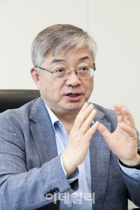 "에너지 대전환 시대, '달러' 기축통화 지위도 흔들" "에너지 대전환 시대, '달러' 기축통화 지위도 흔들"