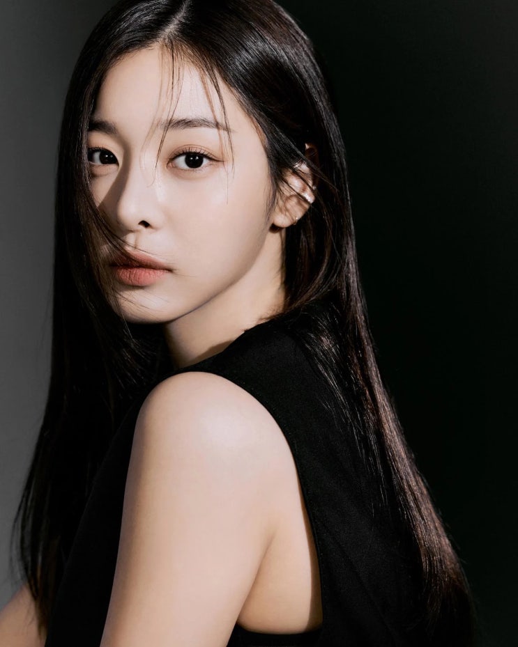 배우 설인아 인스타에 올린 글, 땀에 흠뻑 젖은 모습으로 "며칠 전 미친듯이 무작정 달리면서..." 배우 설인아 인스타에 올린 글, 땀에 흠뻑 젖은 모습으로 "며칠 전 미친듯이 무작정 달리면서..."