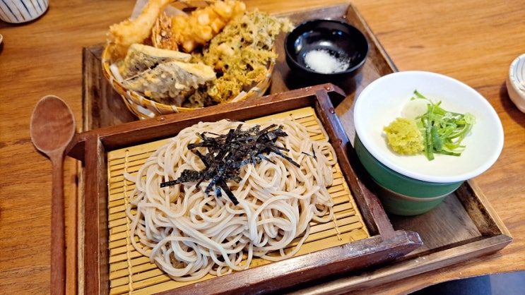 평일 런치에도 웨이팅이 있는 종로 하마다에서 텐모리소바를 먹었습니다! 평일 런치에도 웨이팅이 있는 종로 하마다에서 텐모리소바를 먹었습니다!