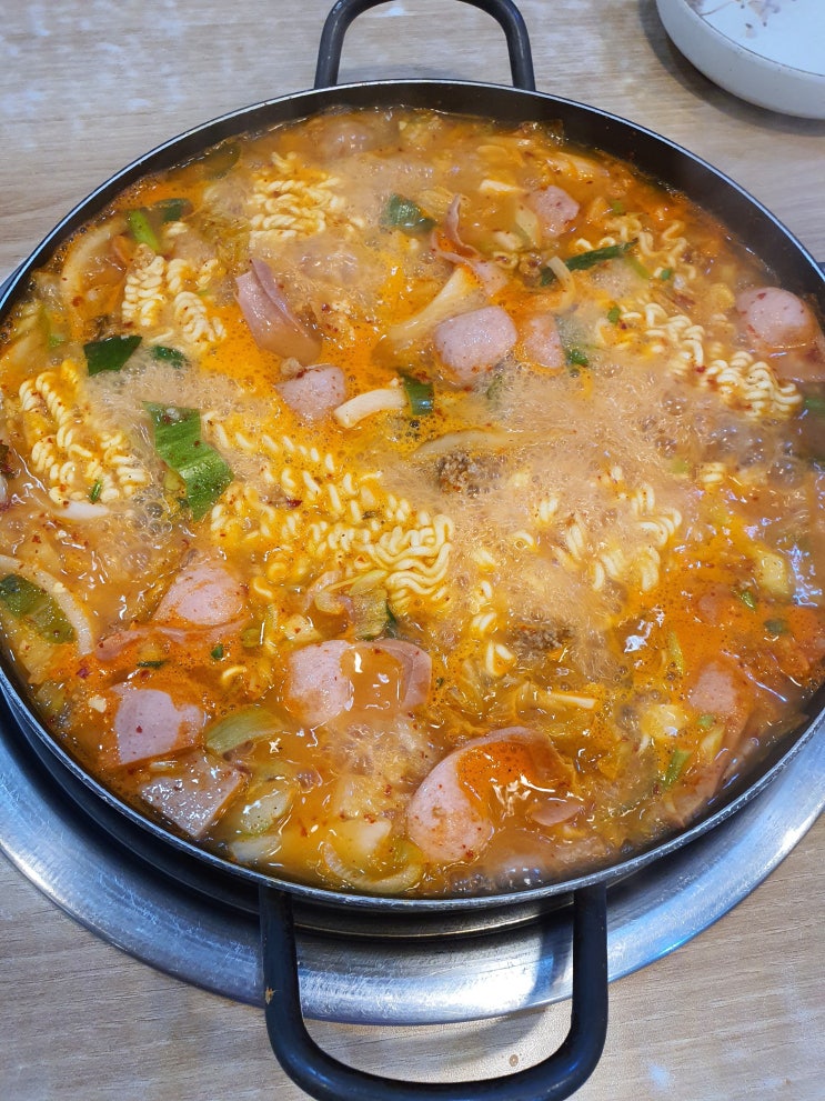  종로 5가 맛집 장박사 부대찌개 그리고 할리스 커피