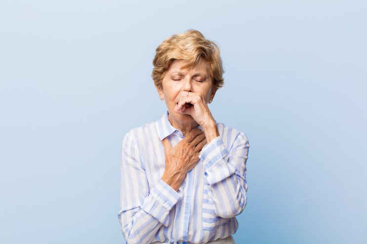 [건강소식] 어르신에게 치명적인 ‘흡인성 폐렴’, 주요 증상과 예방법