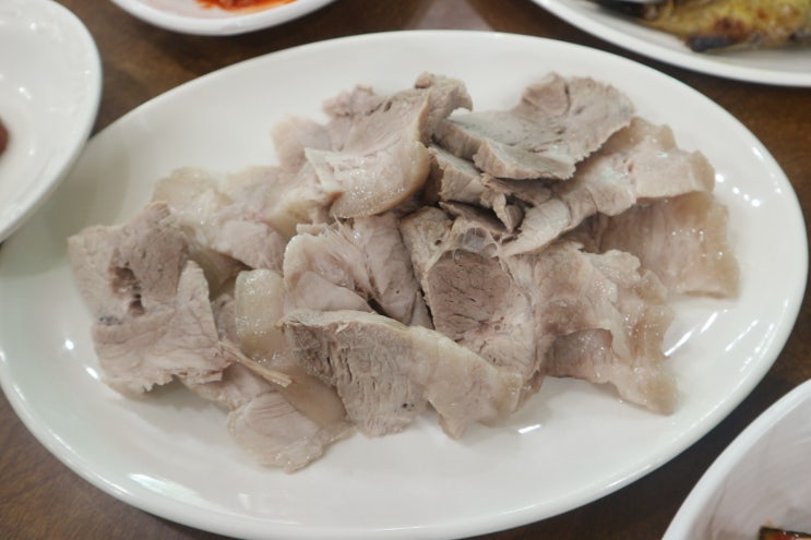 서귀포 대정읍 모슬포 제주 현지인들의 찐 맛집 신호등식당(feat.수육정식) 서귀포 대정읍 모슬포 제주 현지인들의 찐 맛집 신호등식당(feat.수육정식)