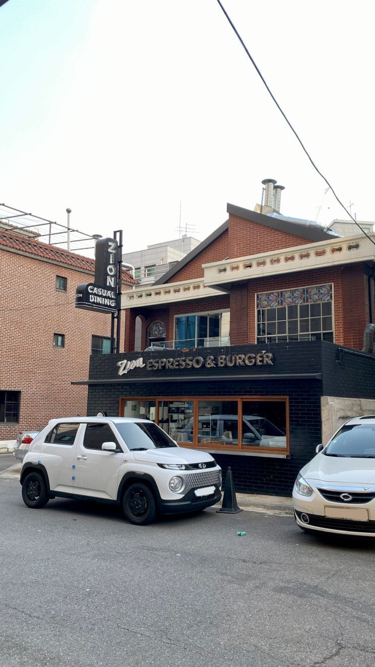  레트로를 입은 등촌역 수제버거 맛집 자이온(ZION) 버거