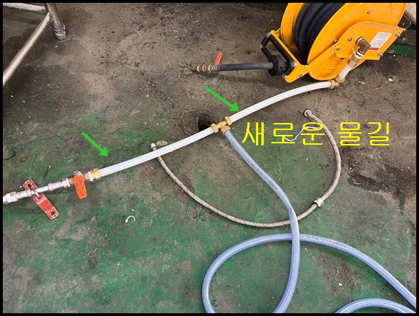 반월동 공장 메인 수도관 누수-물길을 새로 내어 문제를 해결해 드렸어요.
