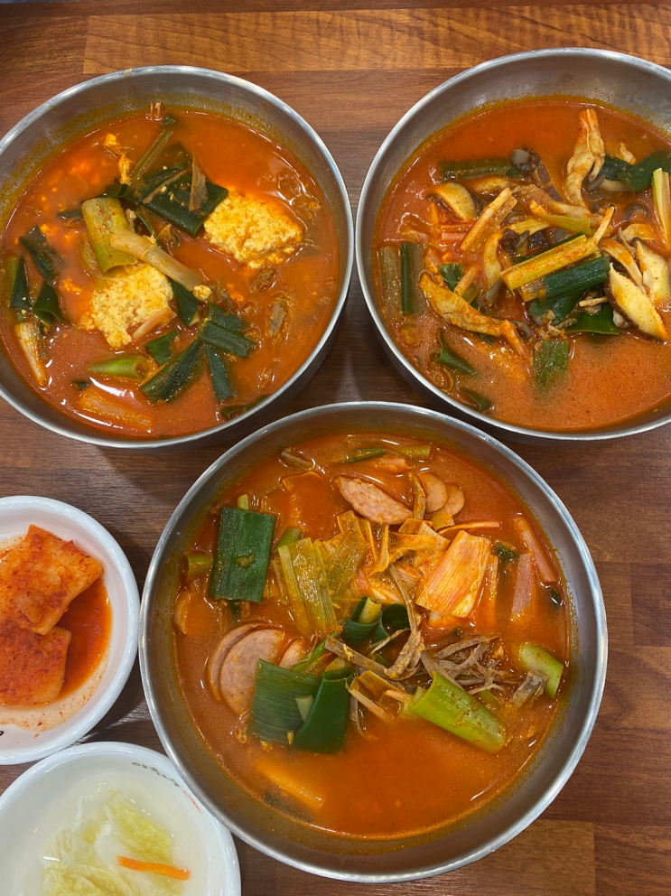  가산 맛집 이화수전통육개장에서 다양한 종류를 맛보세요