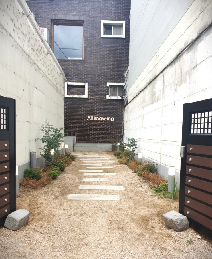  대구 교동 핫플 카페/ 대구 예쁜 카페 /어노잉( All know-ing)에서 갬성 사진 찍기