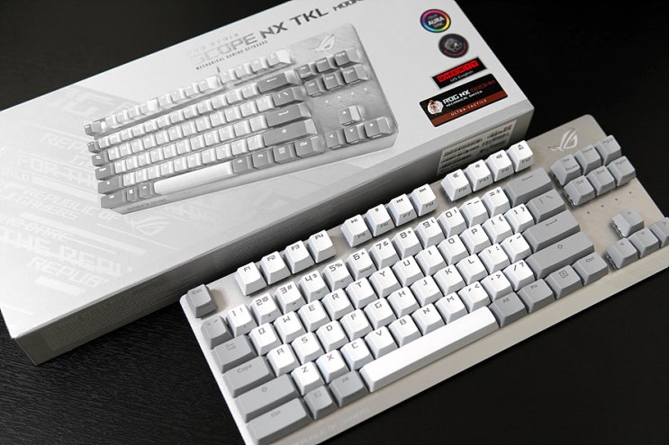 ASUS ROG STRIX SCOPE NX TKL Moonlight White 게이밍 키보드 추천