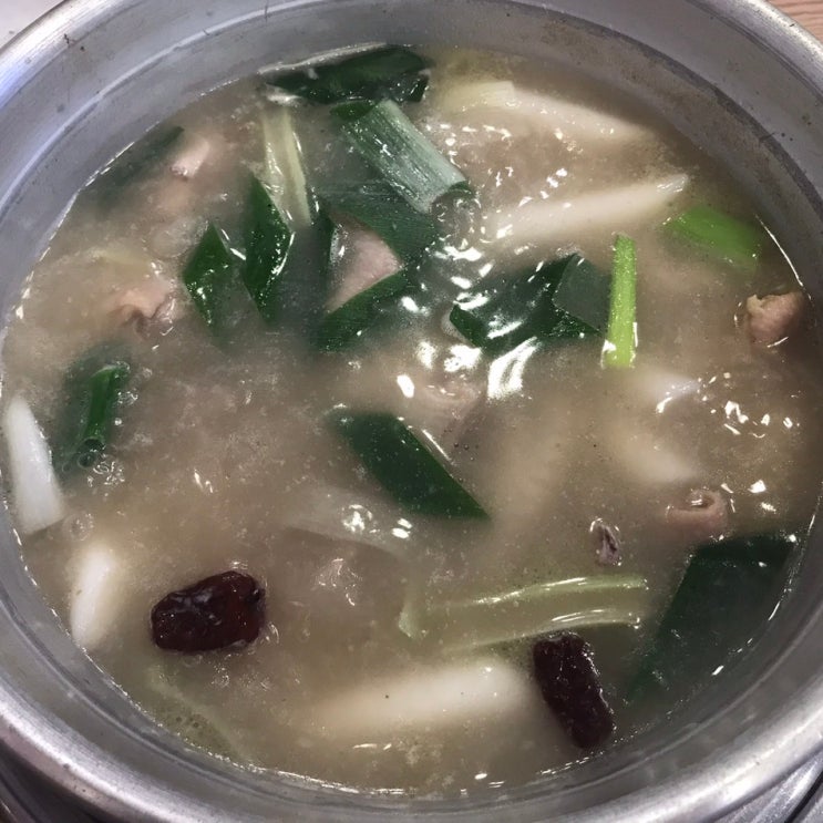  앞으로 몸보신은 닭 한 마리 칼국수로 결정했다