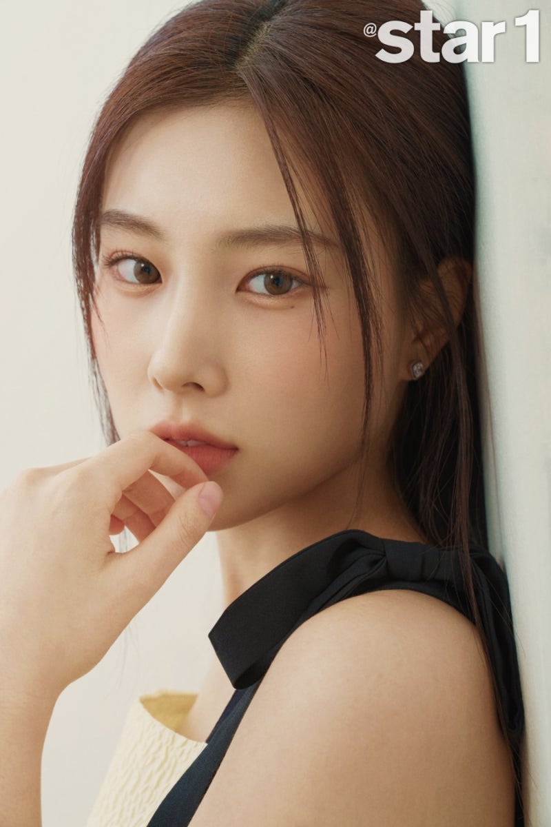 아이즈원 '강혜원' 나쁜손 제조기, 스킨십 빌런으로 유명하다는데...
