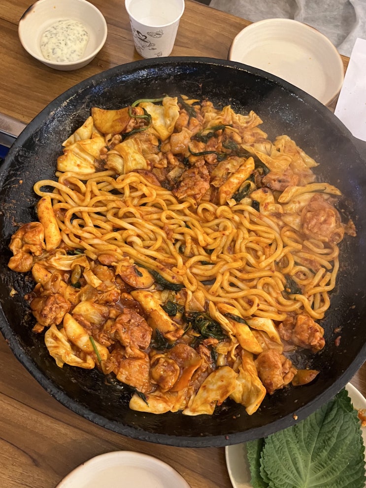  강남 학동역 맛집 ‘류몽민’ 직화 닭갈비 전문점