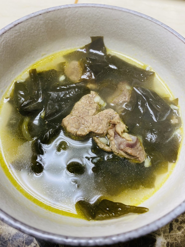  소고기 미역국 끓이는 방법 간단한 미역국 레시피