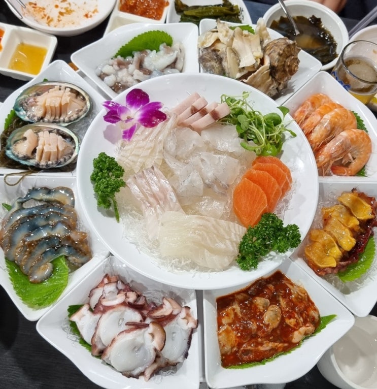  사당역/방배동 편안한 모임하기 좋은 횟집 추천 : 통영해물보쌈