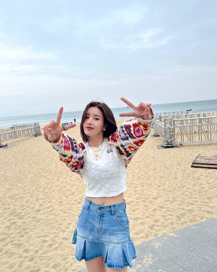 아이즈원 출신 권은비, 단독 콘서트에 어마어마한 스페셜 게스트 초대해 기대감 UP 아이즈원 출신 권은비, 단독 콘서트에 어마어마한 스페셜 게스트 초대해 기대감 UP