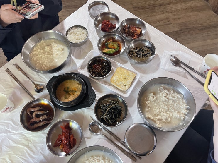 속초 아침식사로 좋은 고소한 초당순두부 대청마루