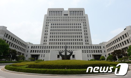 "안랩 추천!" 주식 사두고 방송 출연해 36억 꿀꺽…무죄→유죄 뒤집혔다