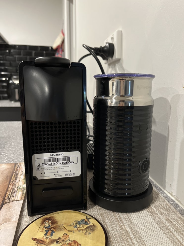 네스프레소 커피 머신