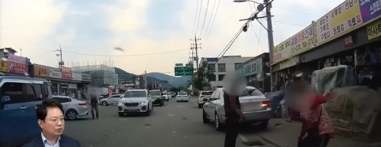 “이게 잘못이면 세상에 차가 다 없어져야 된다”... 또 레전드 경신한 한문철TV “이게 잘못이면 세상에 차가 다 없어져야 된다”... 또 레전드 경신한 한문철TV