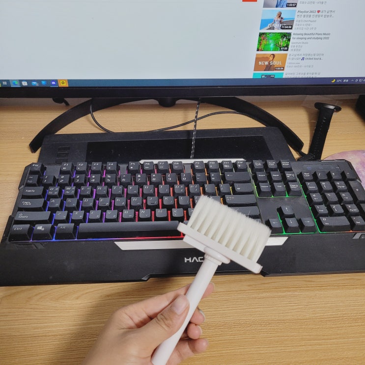  키보드 청소솔로 키보드먼지 청소하기!!